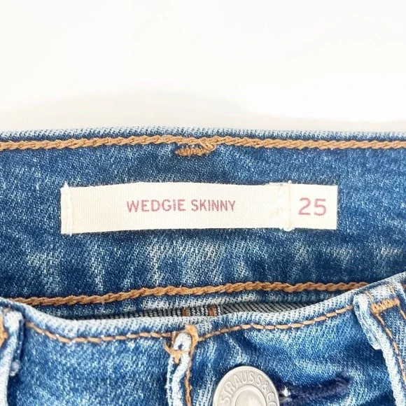 Levi's Wedgie Skinny Jeans Button Fly High Rise Ankle Crop Distressed Women's - Picture 3 of 6